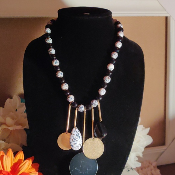 Jewelry - Picture 2 of 3